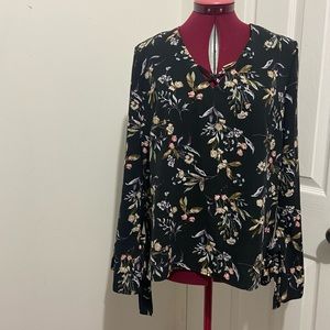Dex women black floral polyester tie long sleeves, Vneck blouse. Size M. Used.